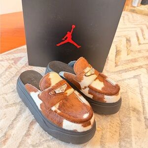 JORDAN Brown and White Mules
